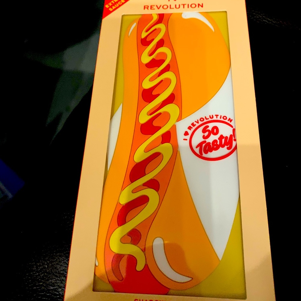 I Heart Revolution-So Tasty-Hot Dog Palette